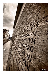 V - Circum Porticum Numero